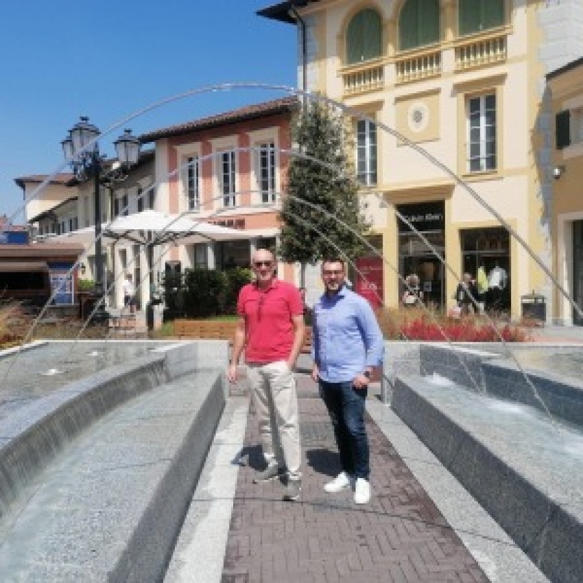 Ramella Graniti Realizzazioni Fontana Outlet Serravalle con giochi d'acqua